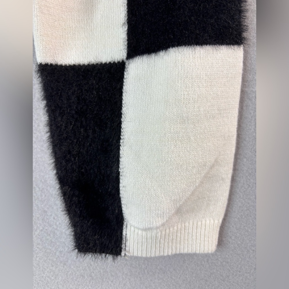 Fashion Nova 2X Wild Block Black and White Checkered Sweater Crop Choker Top - Picture 3 of 8